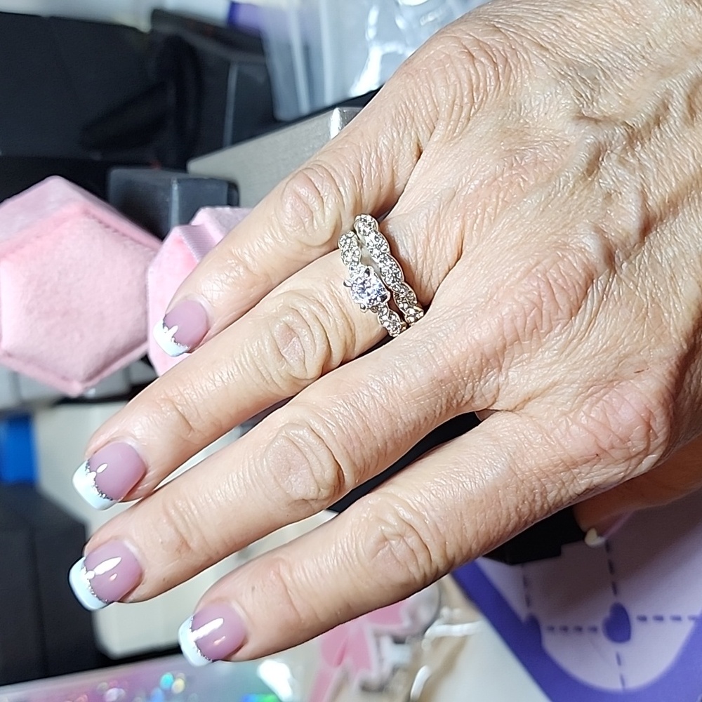New Elegant 2pc Wedding Ring Set - Picture 6 of 11